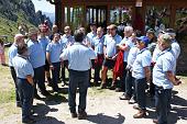 25 Il coro si impegna